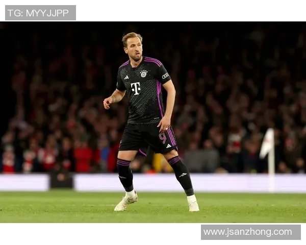 足球球星巅峰时刻精彩集锦 展现球场上无与伦比的技术与激情