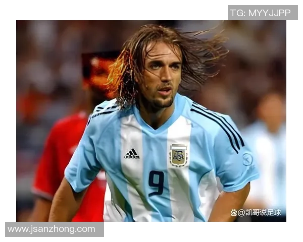 阿根廷足球巨星的辉煌历程与绿茵场上的传奇故事